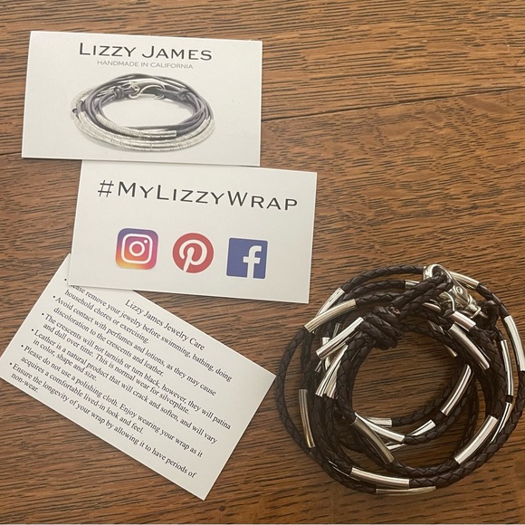 LIZZY JAMES Triple strand bracelet. Leather and silver with claw clasp. 23” - Picture 4 of 6